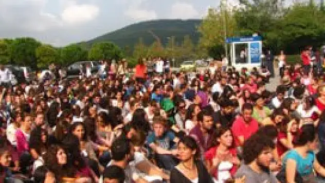 AÖF öğrencileri bütünleme istiyor