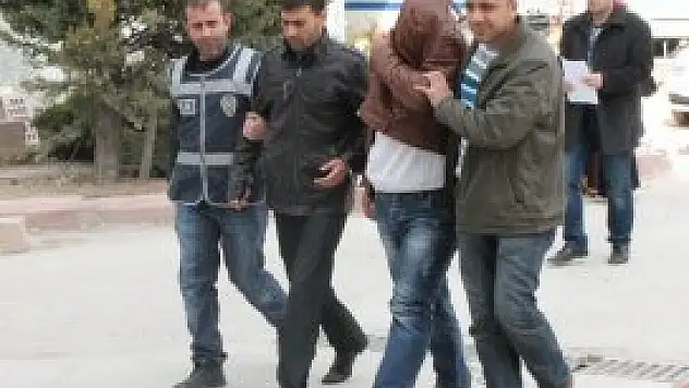 Eğitimli köpek uyuşturucuyu buldu