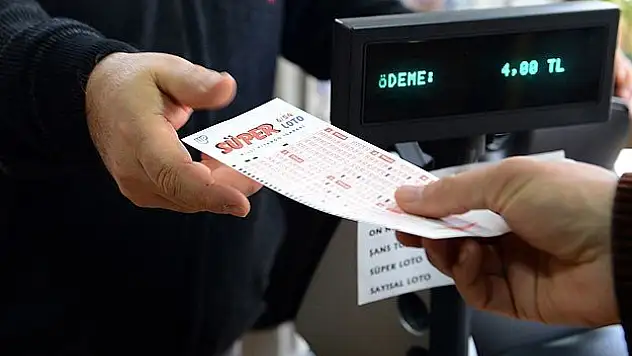 Vatandaş şansını Süper Loto'da aradı