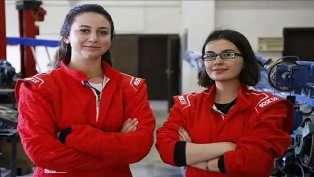 Kadın mühendis adaylarından enerji tasarrufu sağlayan yazılım