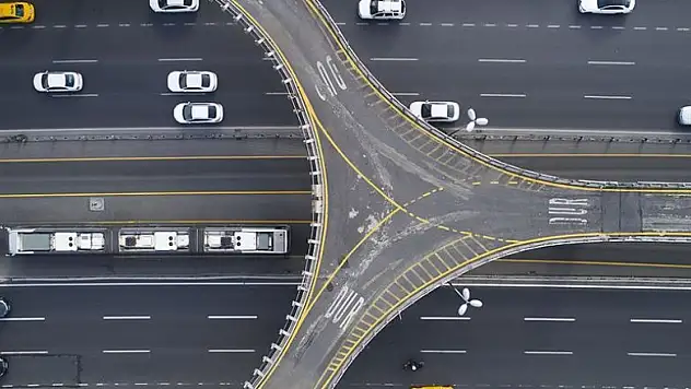 Türksat'tan hareket halindeki kara araçlarına kesintisiz internet hizmeti