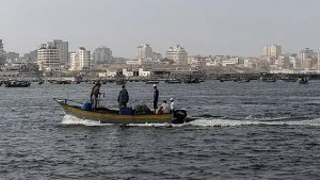 İsrail'den Gazzeli balıkçılara avlanma izni