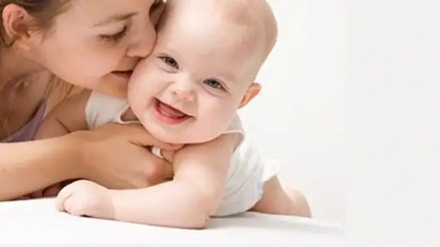 Bebeğinizi şiddetli sallayarak uyutmayın