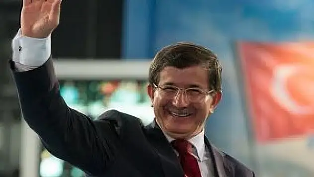 Başbakanlık vekaleti Davutoğlu'na verildi