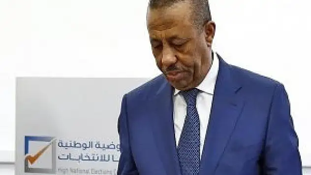 Hükümet istifa etti