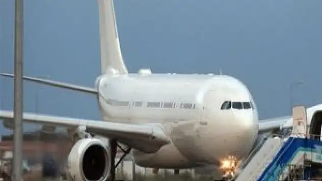 Cumhurbaşkanı Erdoğan'ın uçağı İstanbul'da