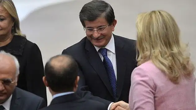 Başbakan Davutoğlu 62. Hükümeti açıkladı