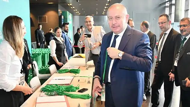 Hilmi Kulluk'a tebrik yağıyor