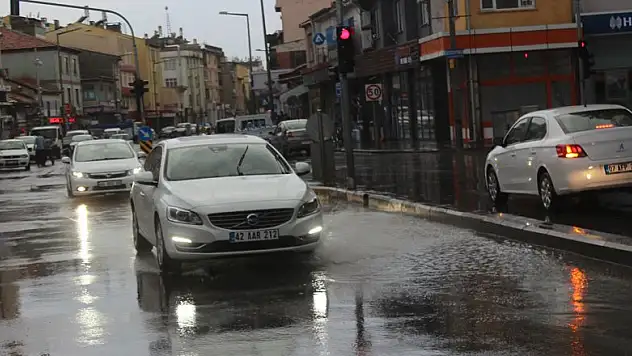 Karapınar'da yağmur etkili oldu