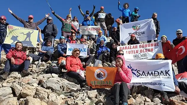 Seydişehirli dağcılar Aydos'un zirvesine tırmandı