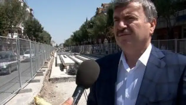 Başkan Akyürek tramvay hattındaki çalışmaları inceledi