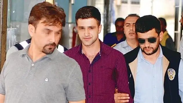 Hoca bize dua ediyor