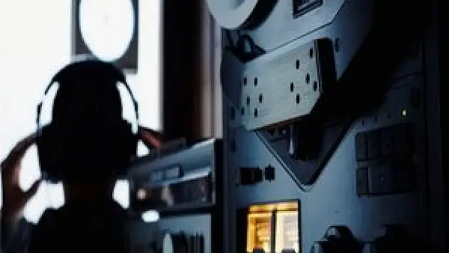 Dinlemelere karşı bakanlıklarda tarama