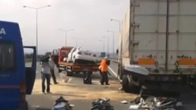 Otobanda feci kaza: 3 ölü