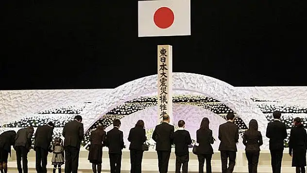 Japonya'da deprem kurbanları anıldı