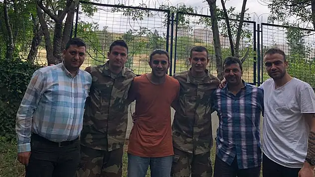 Osman Öztürk'ten asker futbolculara ziyaret
