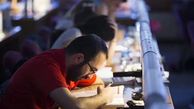 Öğrencilere çifte burs imkanı!