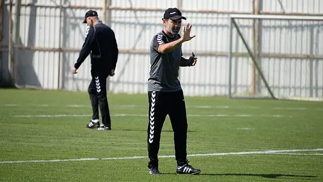 Konyaspor yerli hocadan vazgeçmiyor