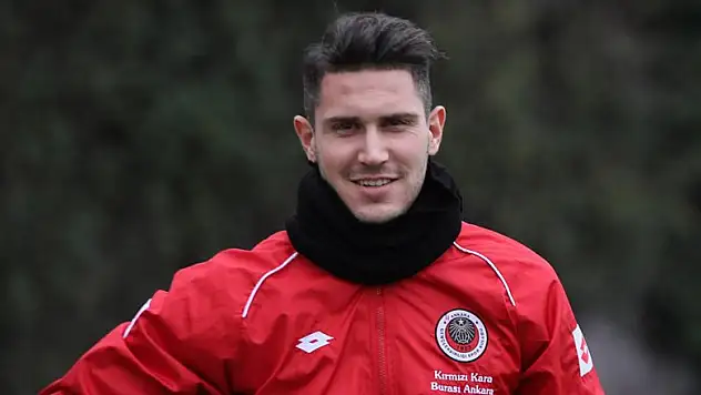 Alper Uludağ Konyaspor'a doğru