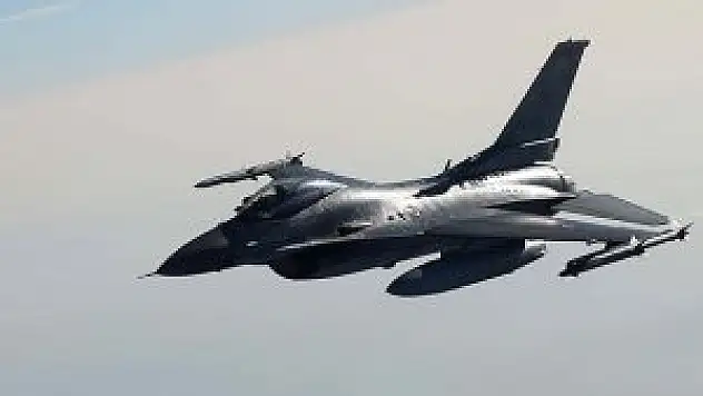 Türk F-16'larına Suriye ve Yunanistan'dan taciz