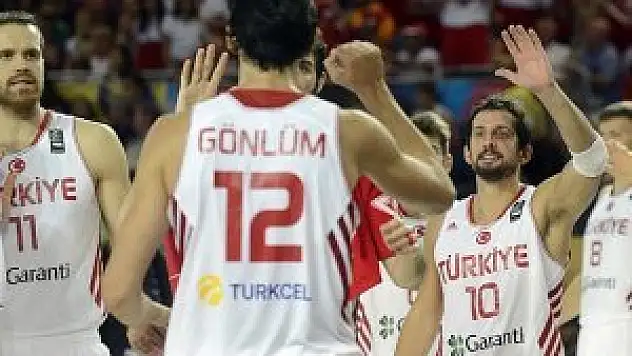 '12 Dev Adam' ilk 16'ya kalmayı garantiledi