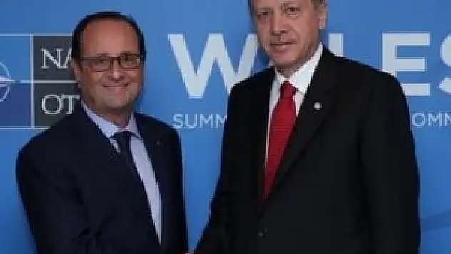 Erdoğan NATO zirvesinde liderlerle görüştü