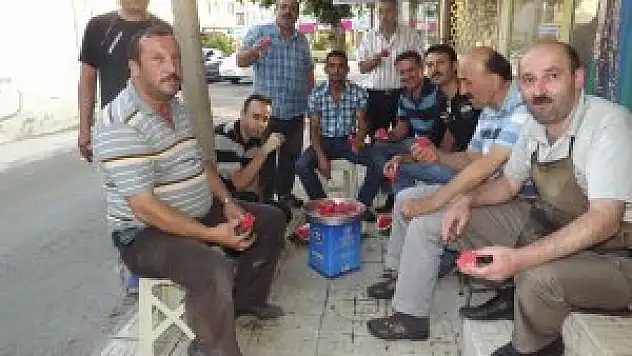 Satamadığı karpuzu bakın ne yaptı