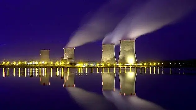 Avustralya Hindistan'a uranyum verecek