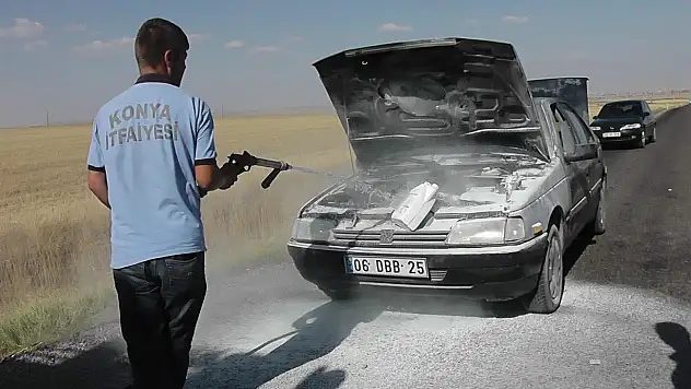 Kulu'da otomobil yandı