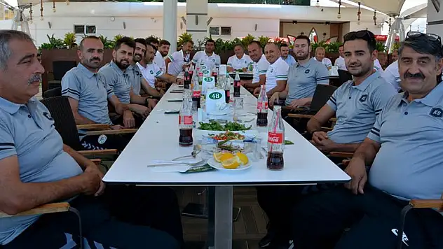 Konyaspor altyapısı yemekte buluştu