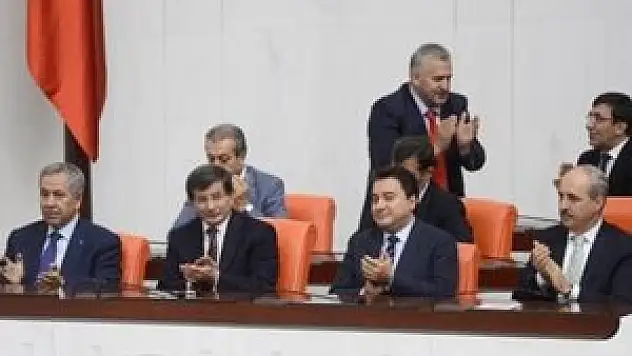 1977 CHP'sinin 'güven'oyu!'