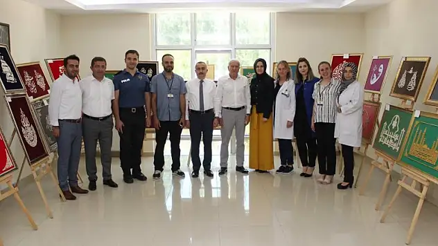 Bozkır'da Halk Eğitim Merkezi ve KOMEK'in yıl sonu sergisi açıldı