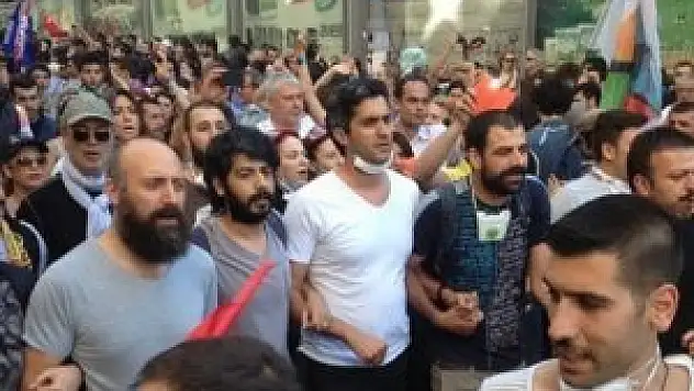 Memet Ali Alabora'dan flaş karar