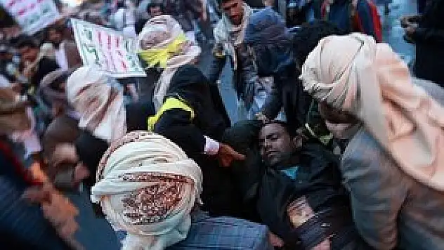 Husiler Başkent Sana'nın giriş çıkışlarını kapattı