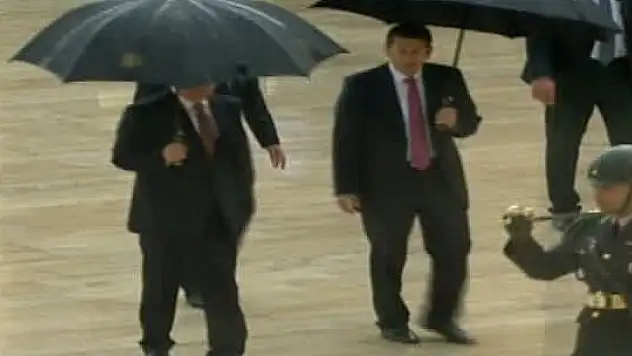 Davutoğlu ve kabinesi Anıtkabir'de