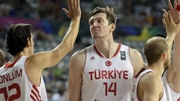 12 Dev Adam Litvanya karşısına çıkıyor