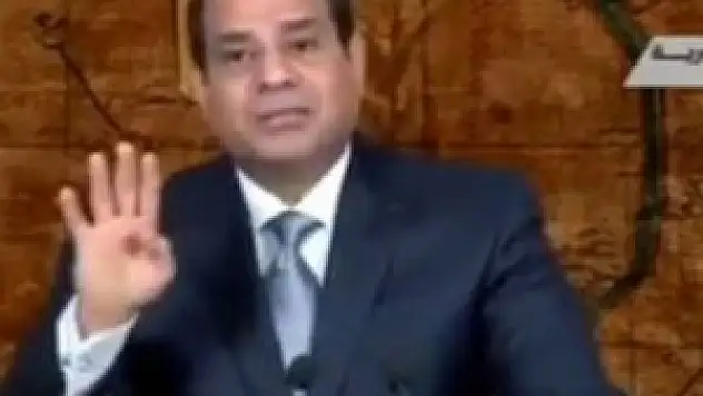 Darbeci Sisi'den Rabia işareti