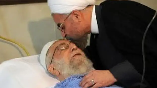 Ruhani Hamaney'e 'geçmiş olsun'a gitti