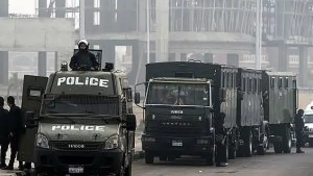 Mısır'da 5 darbe karşıtına hapis cezası verildi