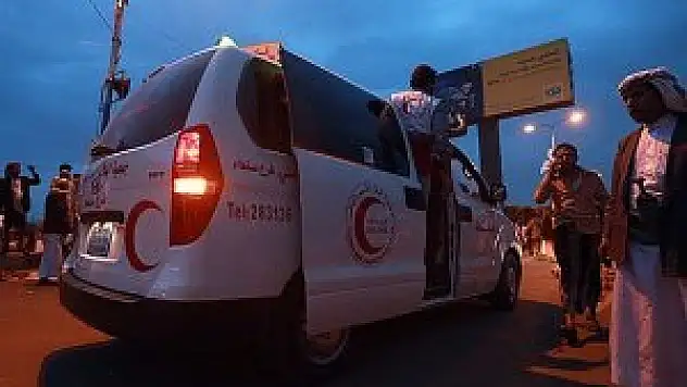 Yemen ordusu Husilerin silah depolarını vurdu