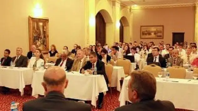 Rektör Şeker, TÜBA ve TÜBİTAK'ın sempozyumunda