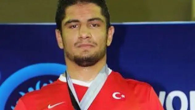 Adım adım dünya şampiyonluğuna uzandı