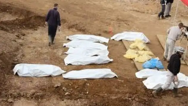 Toplu mezarlar bulundu!