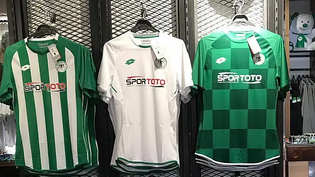 Konyaspor'un yeni formalari satışa çıktı