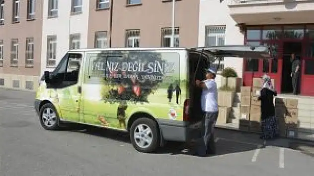 Meram'dan öğrencilere kırtasiye seti