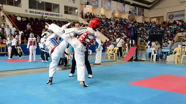 Minikler tekvando şampiyonası sona erdi