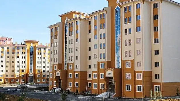 Apartman aidatını ödemeyen yandı