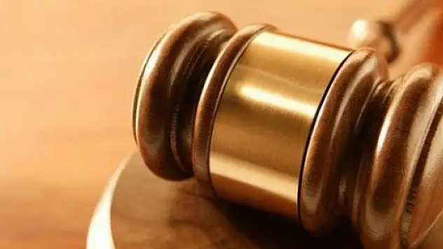 'Telefon tapelerine ekleme'de 2 beraat