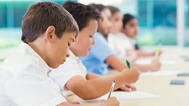 İlkokula başlama yaşını 69 aya çıkaran kanun yürürlüğe girdi