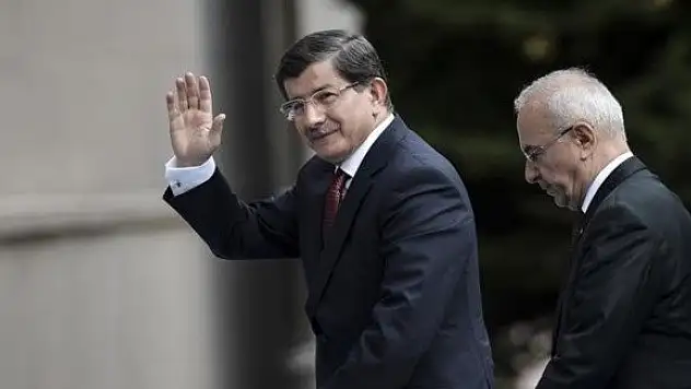 Davutoğlu'ndan sürpriz ziyaret
